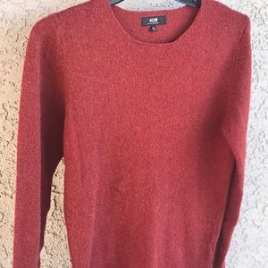 Maroon sweater